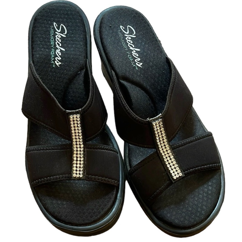 SKECHERS MEMORY FOAM WEDGE SLIDE SANDALS WITH RHINESTONE DETAIL BLACK SIZE 10